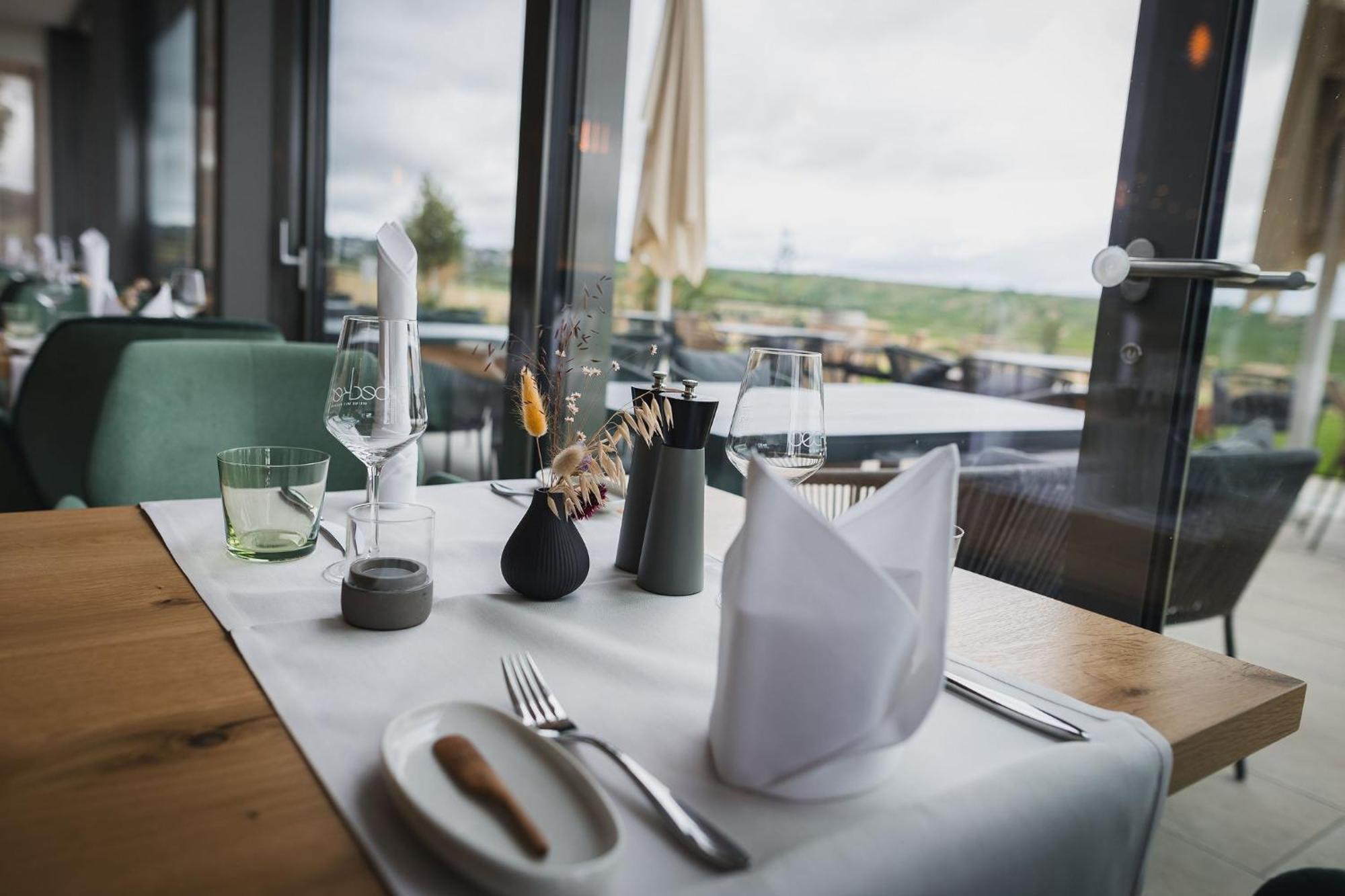 Weinzuhause Hotel-Restaurant-Vinothek Mommenheim 外观 照片